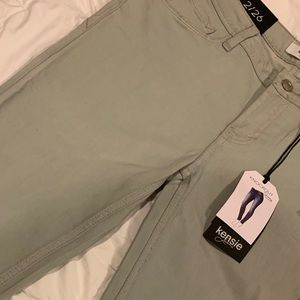 Brand new Kensie Knockout skinny jeans